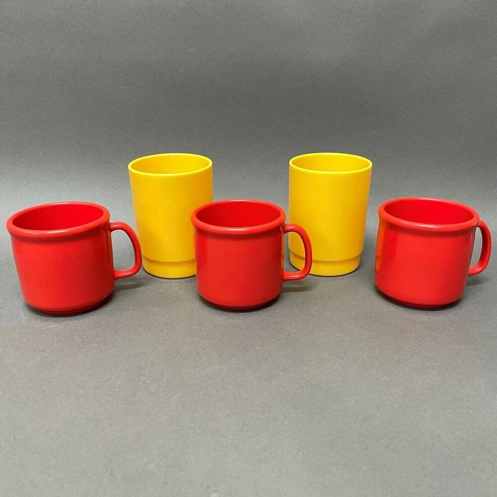 Kids Travel Plastic‎ Cups Glasses Red Yellow Lot of 5